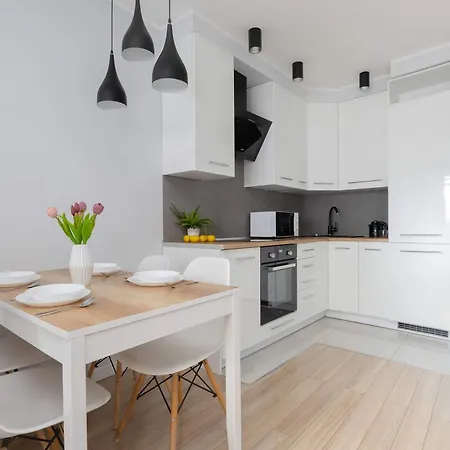 Air Conditioned In Strict Center With Balcony By Renters * Varsóvia