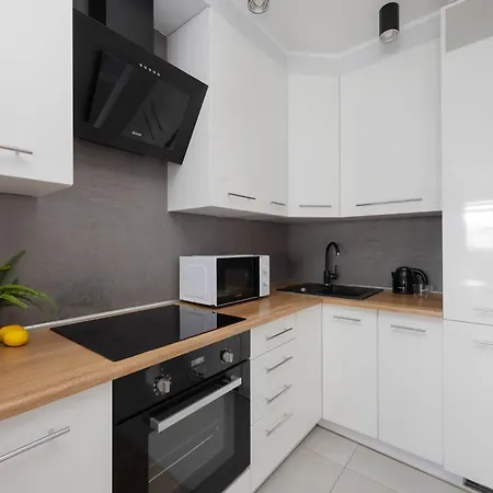 Air Conditioned In Strict Center With Balcony By Renters Apartamento *
