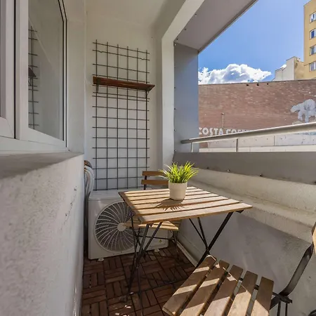 Apartamento Air Conditioned In Strict Center With Balcony By Renters Varsóvia